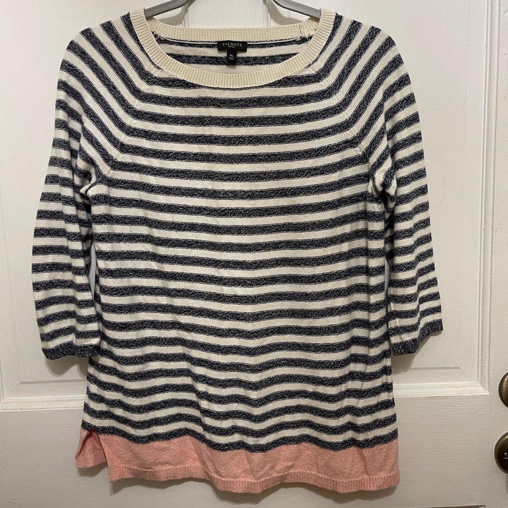 Excellent used condition striped women’s size medium petite crew neck sweater